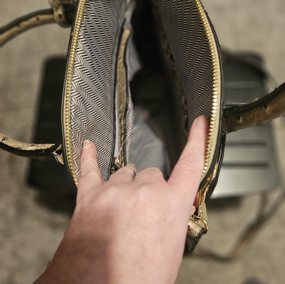 Handbag - Picture 10 of 11